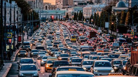Vignette du programme télé Embouteillages, parkings : dans l'enfer de la route
