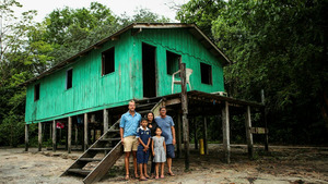 Vignette du programme télé Vivre loin du monde (Un sanctuaire canin à Koh Samui) S18 (4/11)