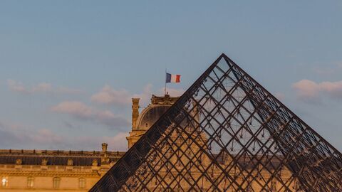 Vignette du programme télé Casse du Louvre : les secrets d'un incroyable braquage