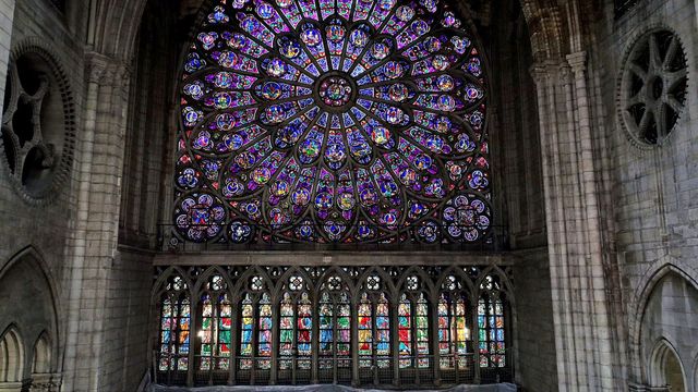 Vignette du programme télé Notre-Dame de Paris, le chantier du siècle - Saison 1