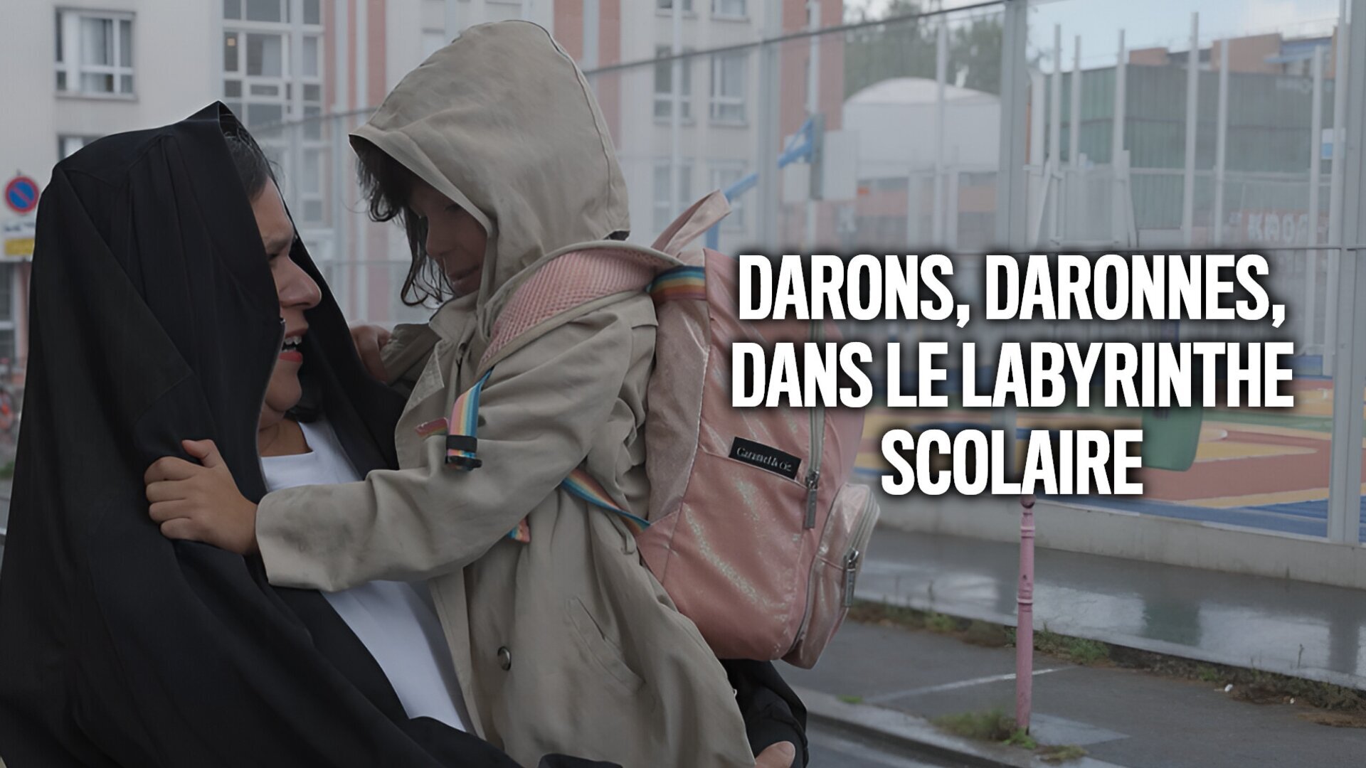 Vignette du programme télé Darons, daronnes, dans le labyrinthe scolaire