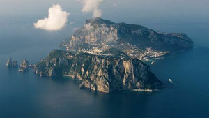 Vignette du programme télé Escapades aériennes en Italie (De la Sardaigne aux îles Eoliennes) S1 (n°3)