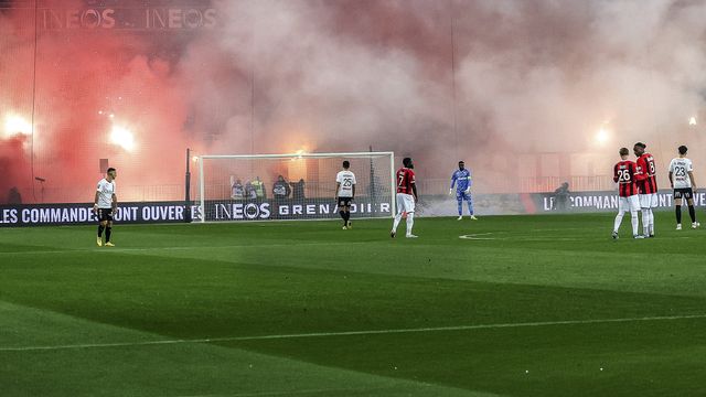 Vignette du programme télé Violences dans le football : Et si on se calmait ?