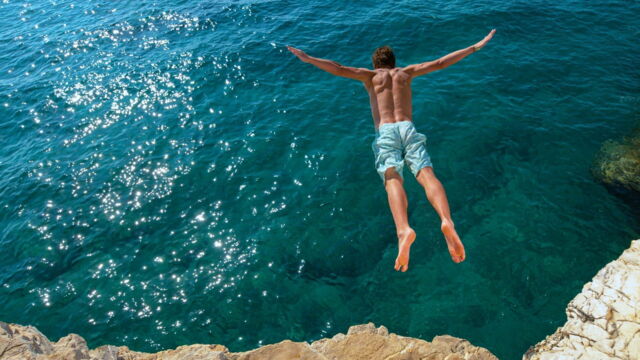 Vignette du programme télé Plongeon de l'extrême : le cliff jumping