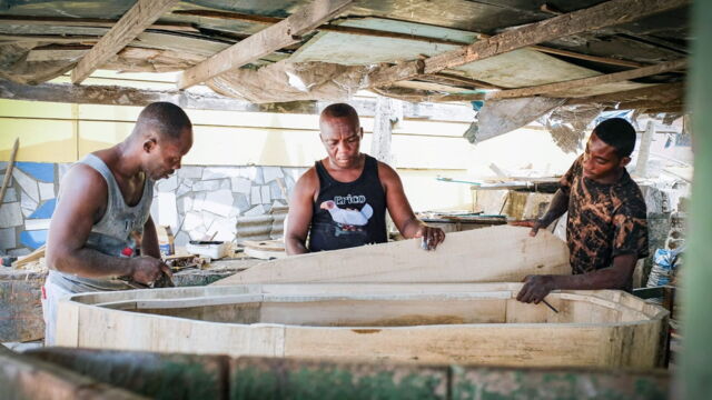 Vignette du programme télé Ghana, les cercueils célèbrent la vie