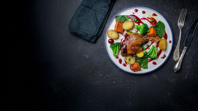 Vignette du programme télé Les grands buffets, bouillon : les coulisses des plus grands restaurants