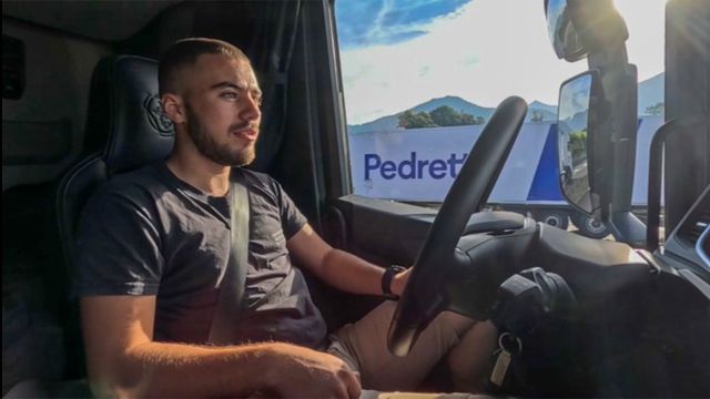 Vignette du programme télé Les routiers : profession chauffeur poids lourd - Saison 2